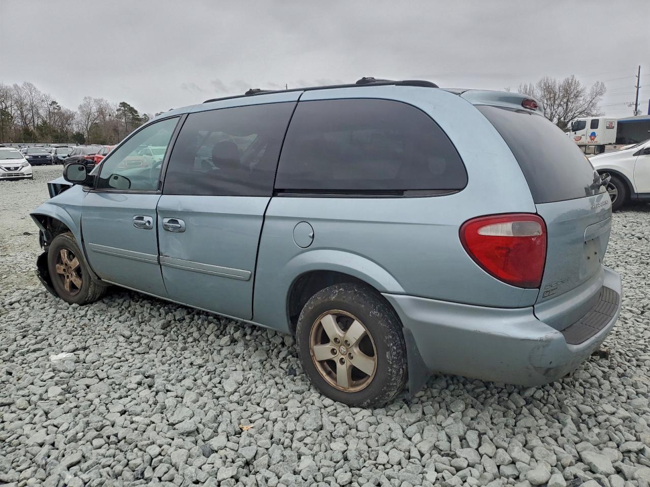 Dodge Caravan Sxt Image 2