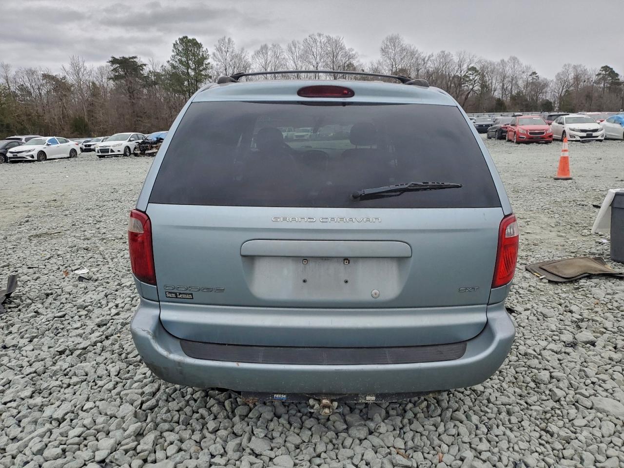 Dodge Caravan Sxt Image 3