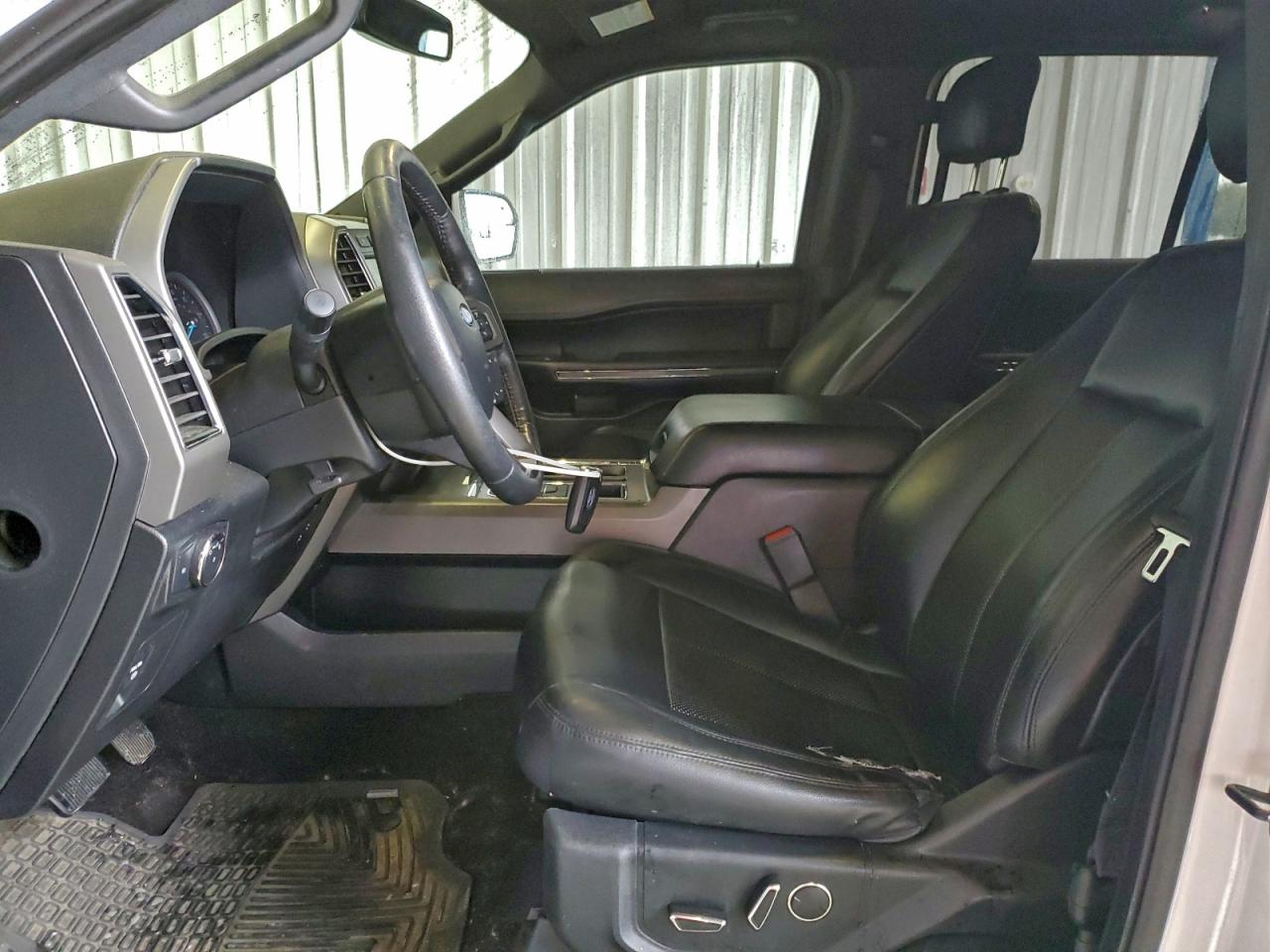 Ford Expedition Xlt Image 10