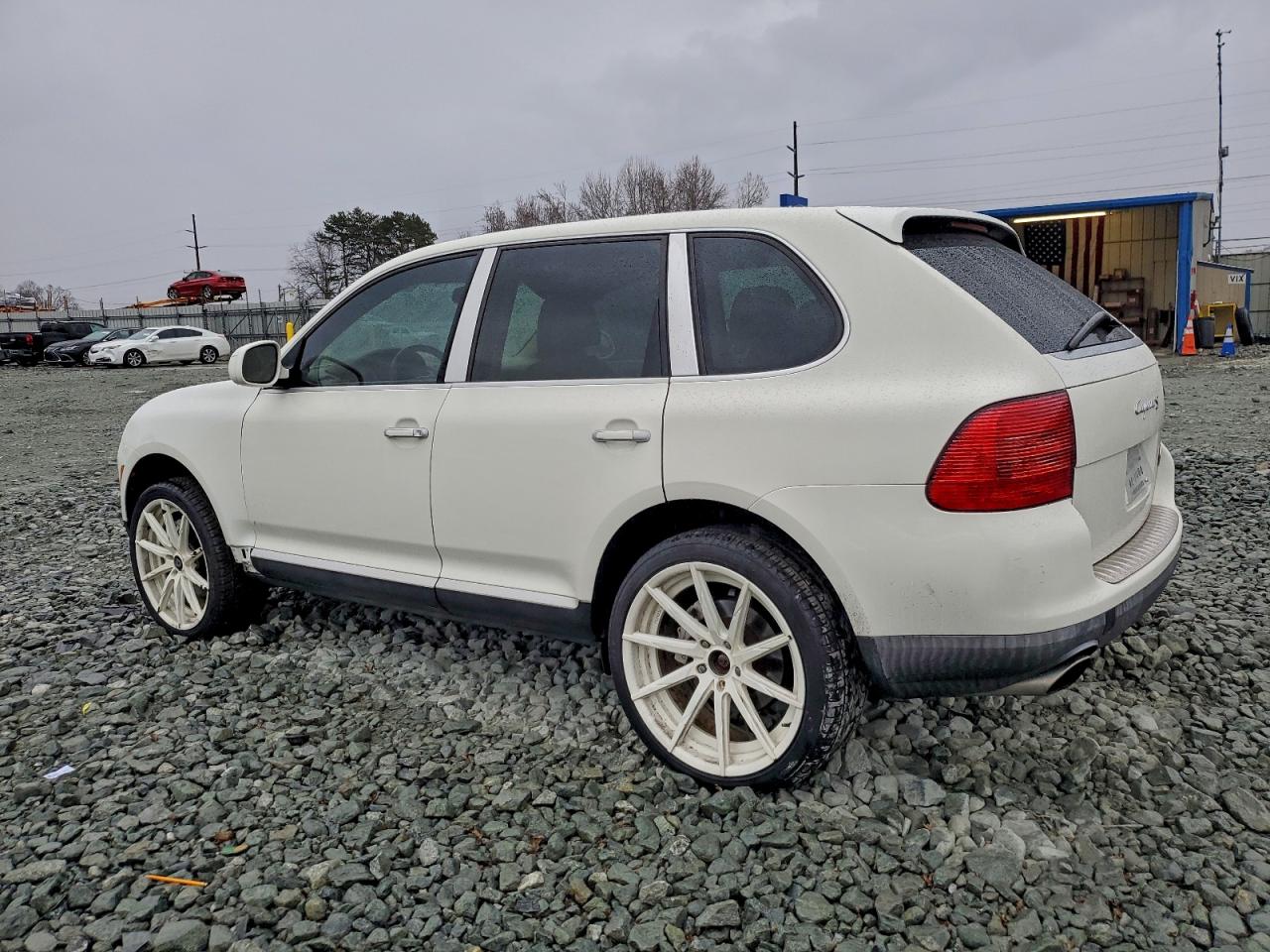Porsche Cayenne S Image 12