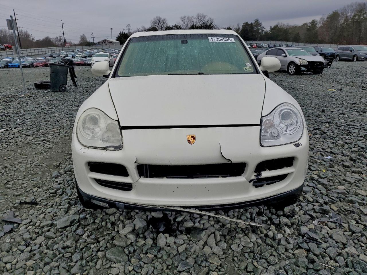 Porsche Cayenne S Image 5