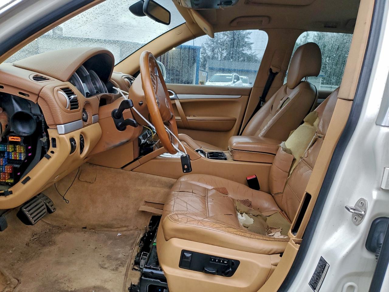 Porsche Cayenne S Image 10