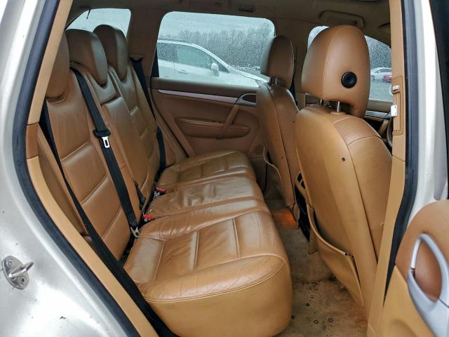 Porsche Cayenne S Image 8