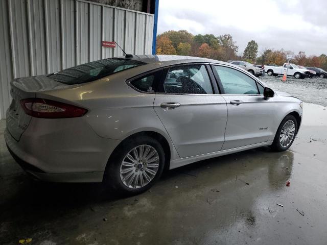 Ford Fusion Se Hybrid Image 3