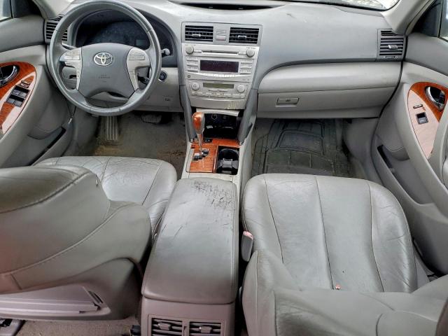 Toyota Camry Se Image 6