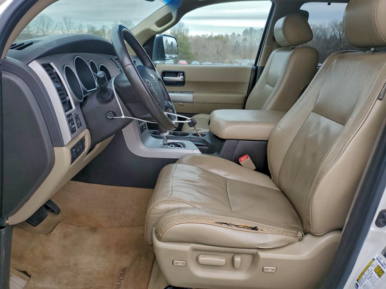 Toyota Sequoia Platinum Image 2