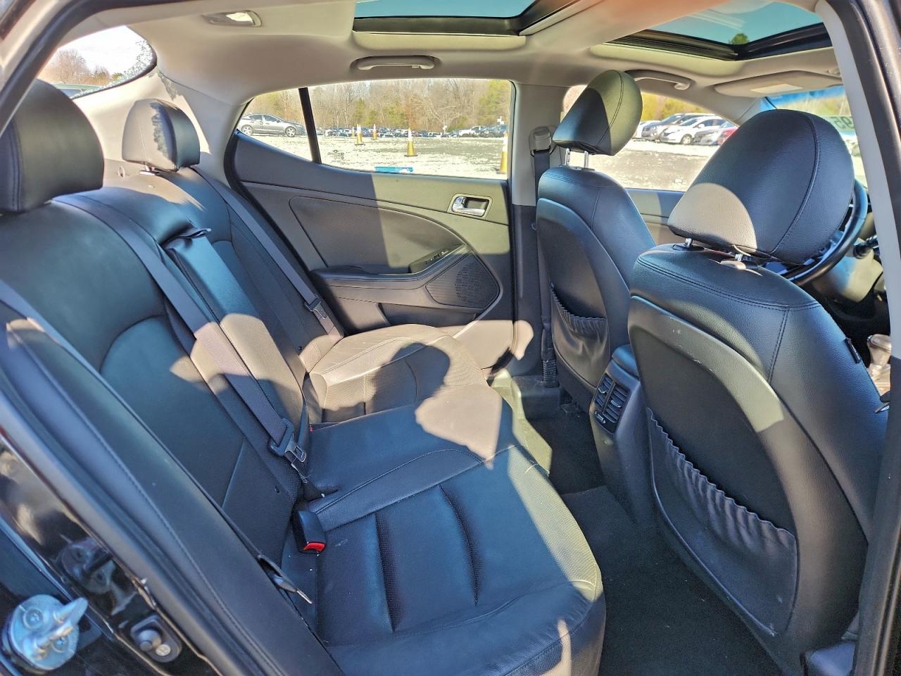 Kia Optima Hybrid Image 11