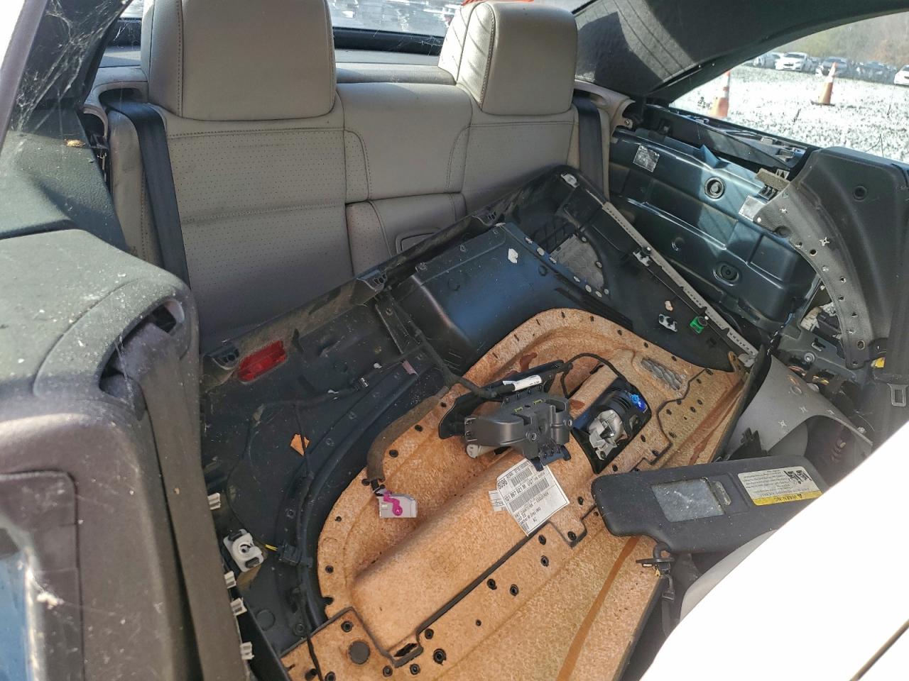 Volkswagen Eos Base Image 2