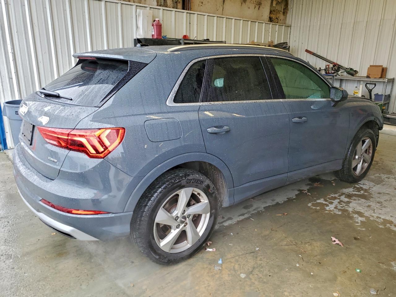 Audi Q3 Premium Image 2