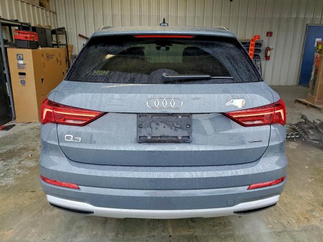 Audi Q3 Premium Image 9