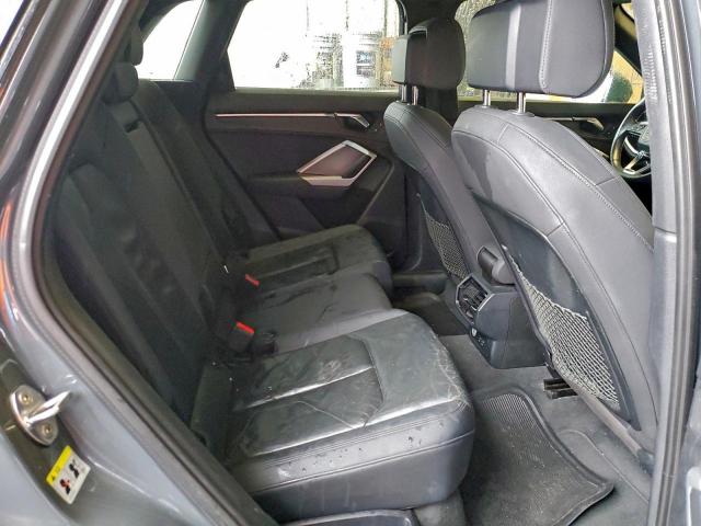 Audi Q3 Premium Image 10