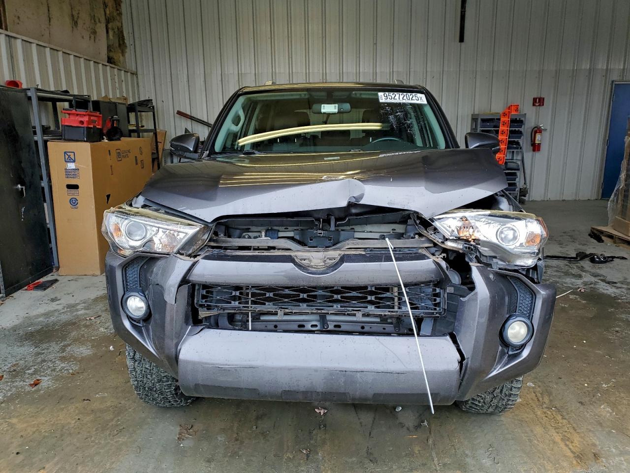 Toyota 4Runner Sr5 Image 3