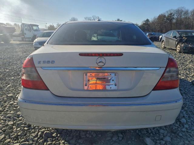 Mercedes-Benz E-Class 350 Image 6