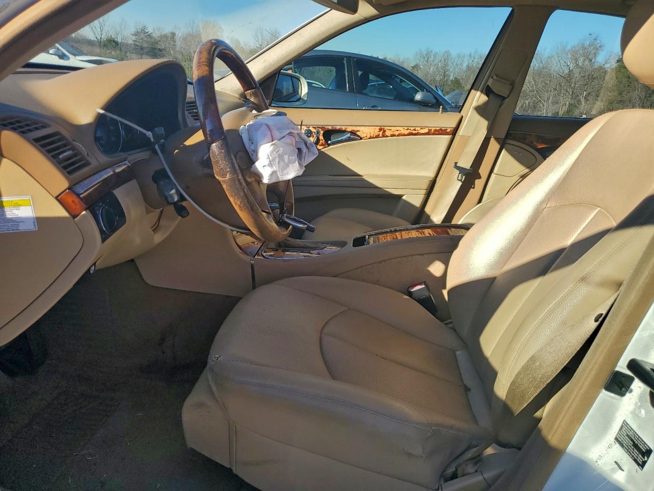 Mercedes-Benz E-Class 350 Image 4