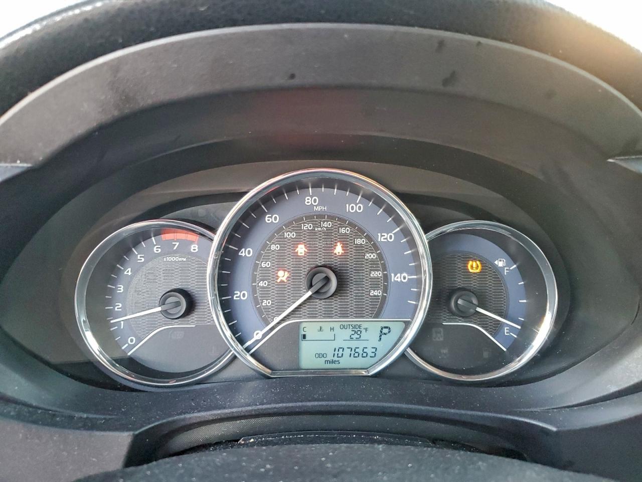 Toyota Corolla L Image 7