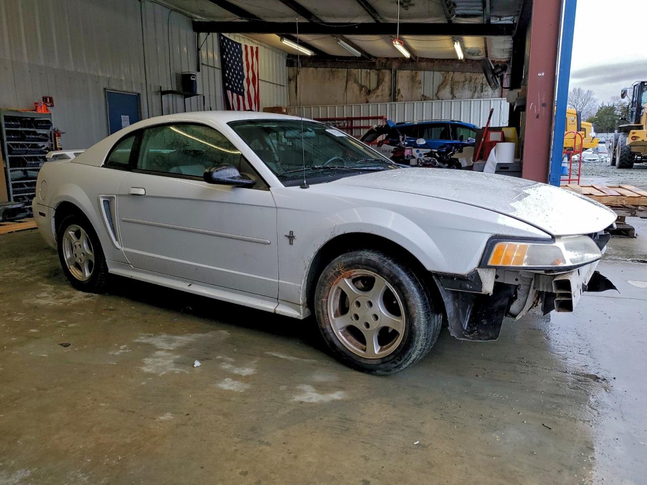 Ford Mustang Image 2