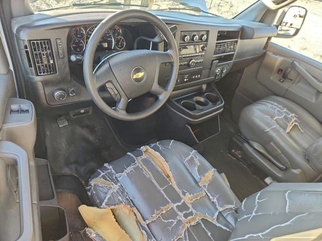 Chevrolet Express Image 9