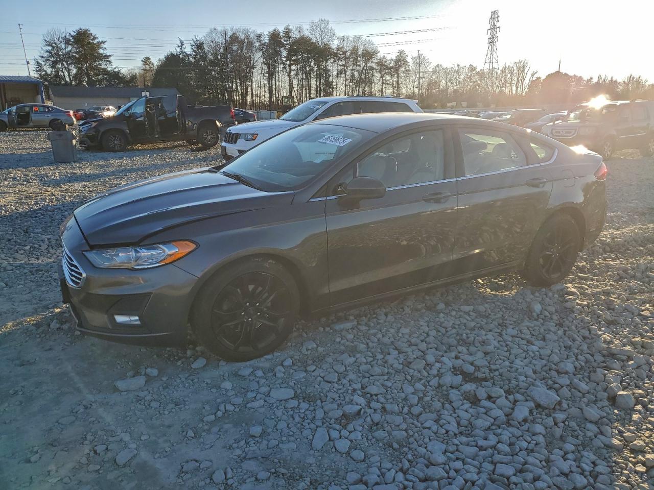 Ford Fusion Se Image 1