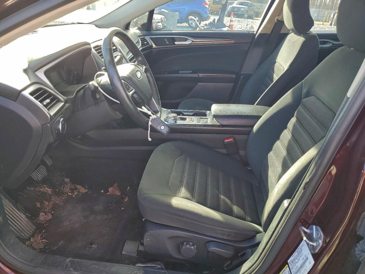 Ford Fusion S Image 3