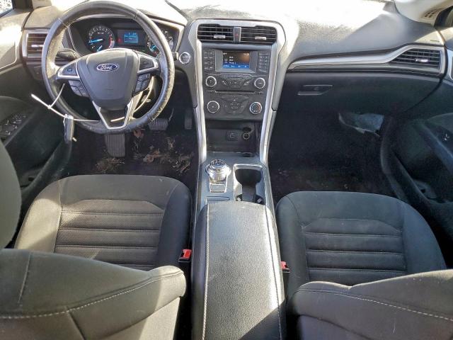 Ford Fusion S Image 10