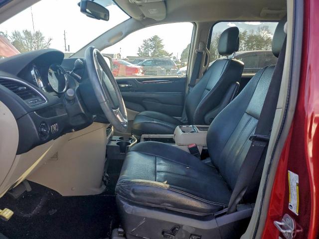 Chrysler Minivan Touring Image 4