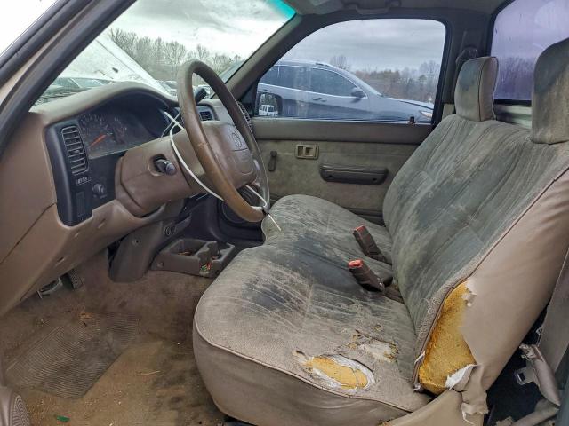 Toyota Tacoma Image 12