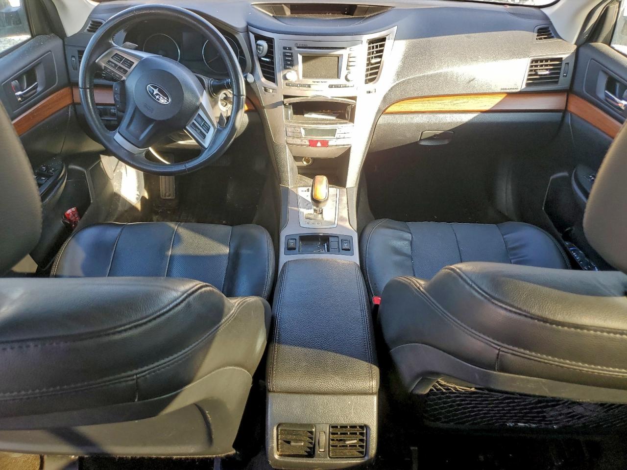 Subaru Outback 2.5i Limited Image 10