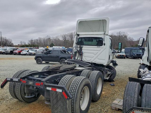 International Lt625 Image 4