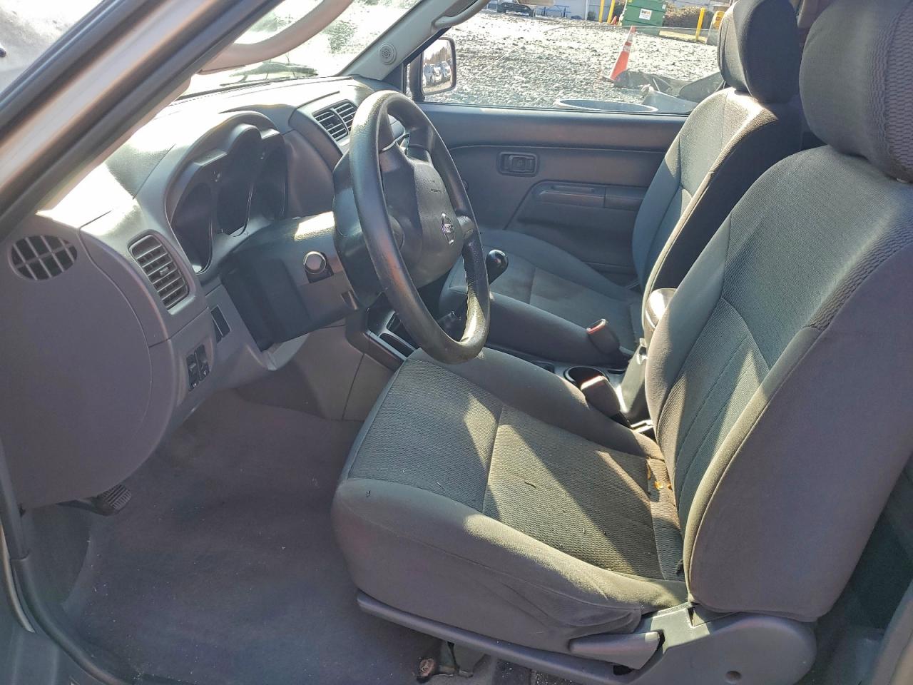 Nissan Frontier King Cab Xe Image 8