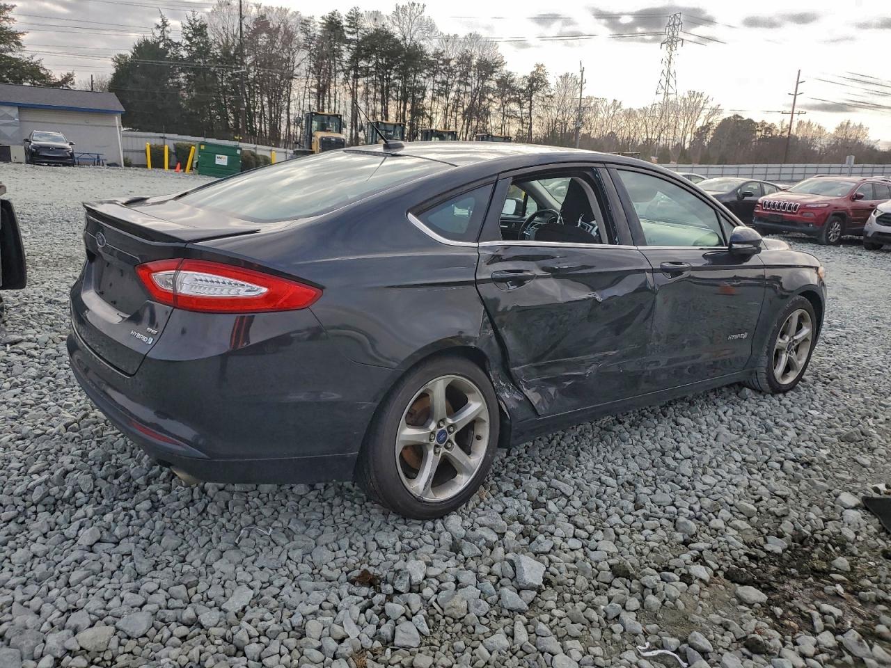 Ford Fusion Se Hybrid Image 11
