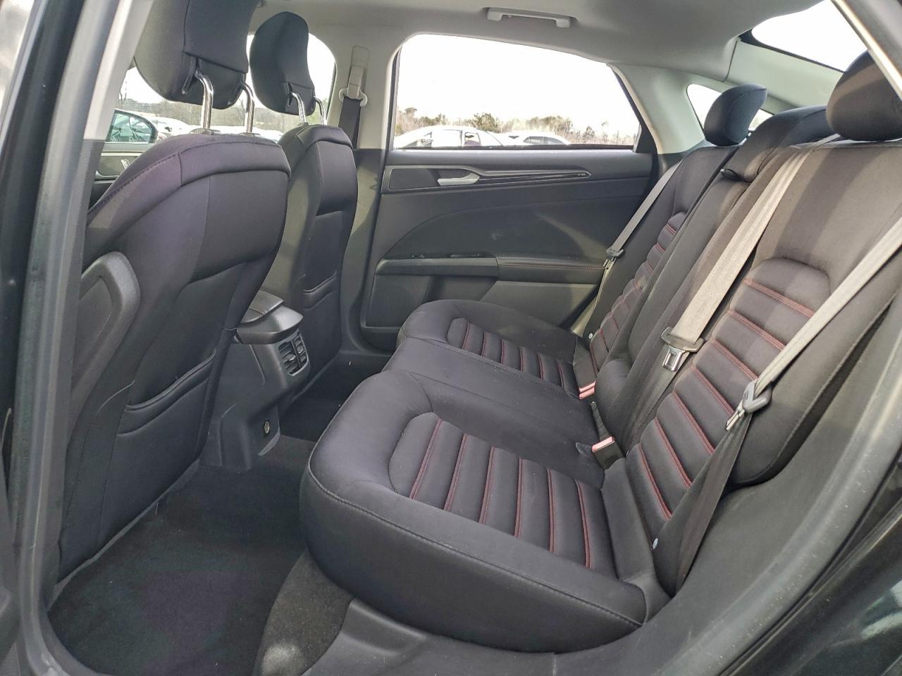 Ford Fusion Se Hybrid Image 8