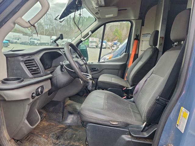 Ford Transit T-250 Image 7