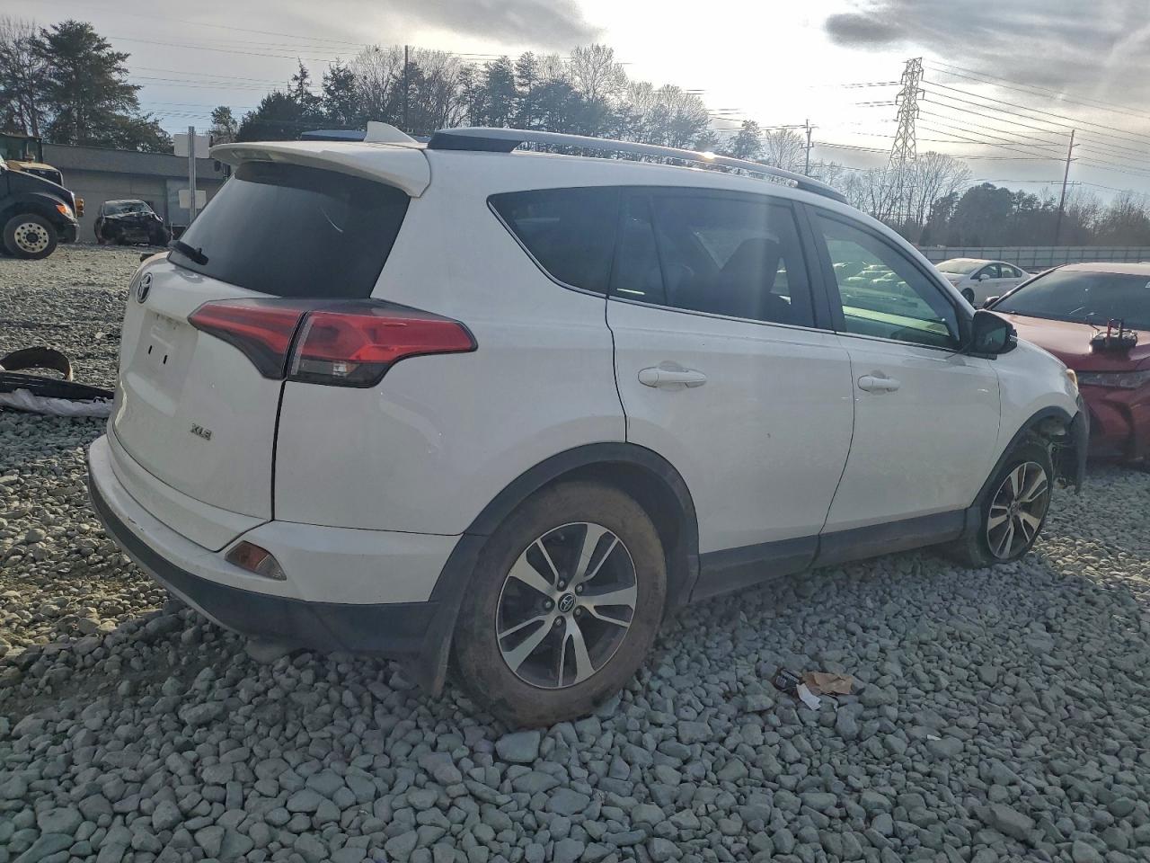 Toyota RAV4 Xle Image 5