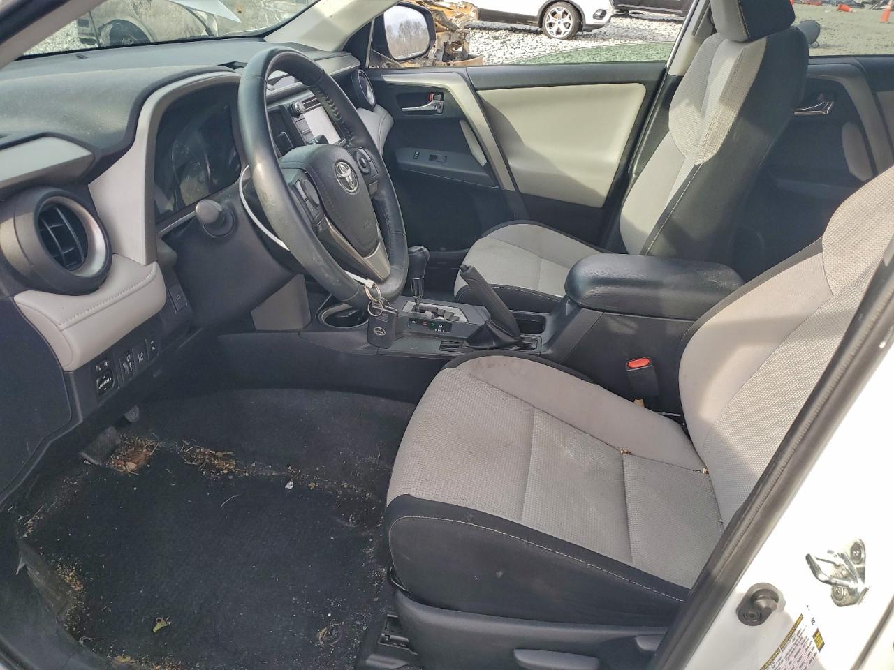 Toyota RAV4 Xle Image 8