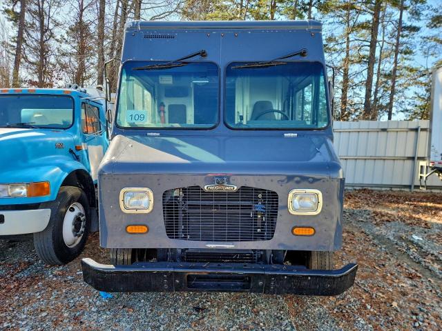 Freightliner Chassis M M Line Walk-in Van Image 6