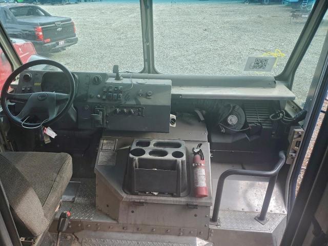 Freightliner Chassis M M Line Walk-in Van Image 13