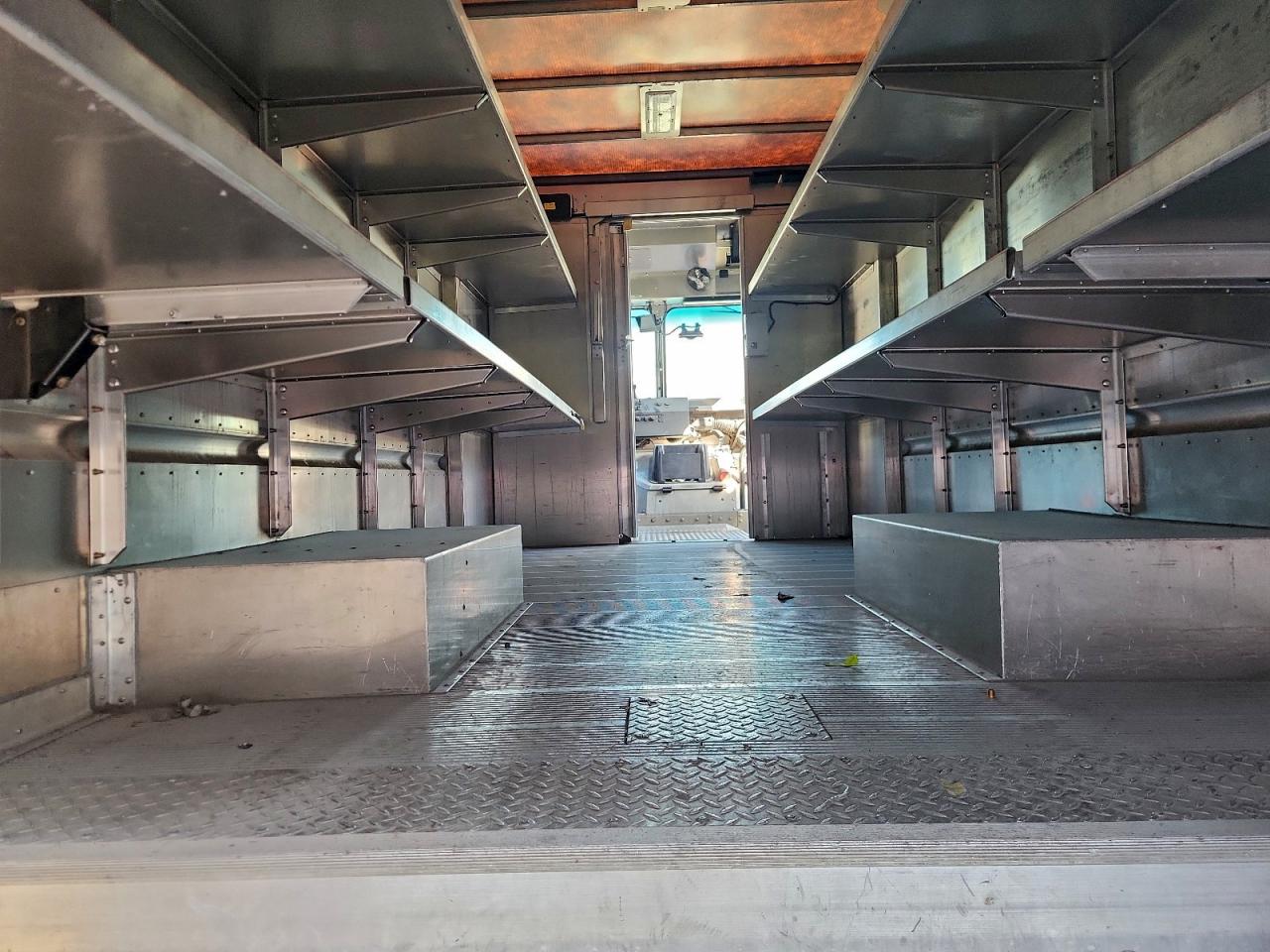 Freightliner Chassis M M Line Walk-in Van Image 10