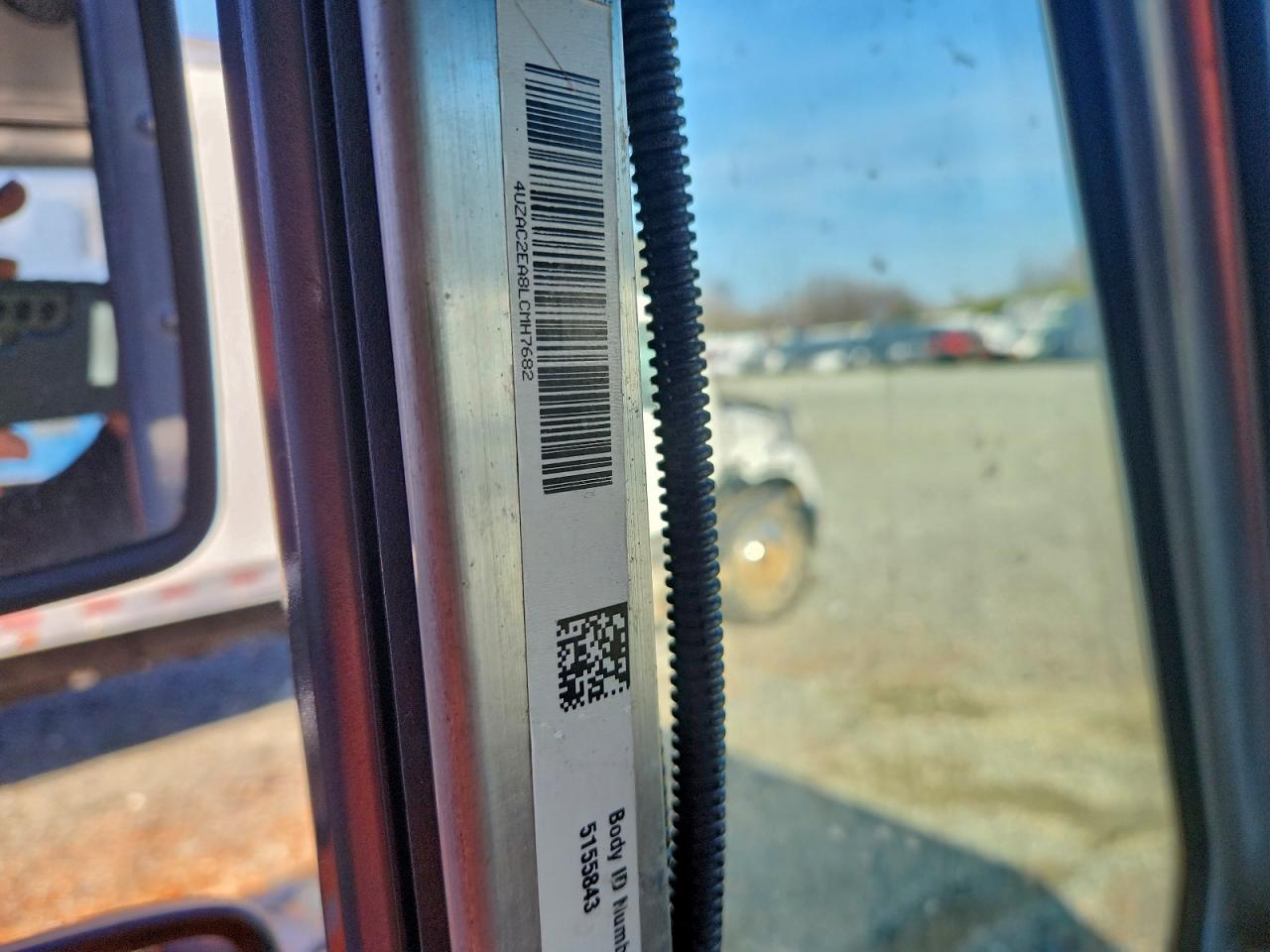 Freightliner Chassis M M Line Walk-in Van Image 9