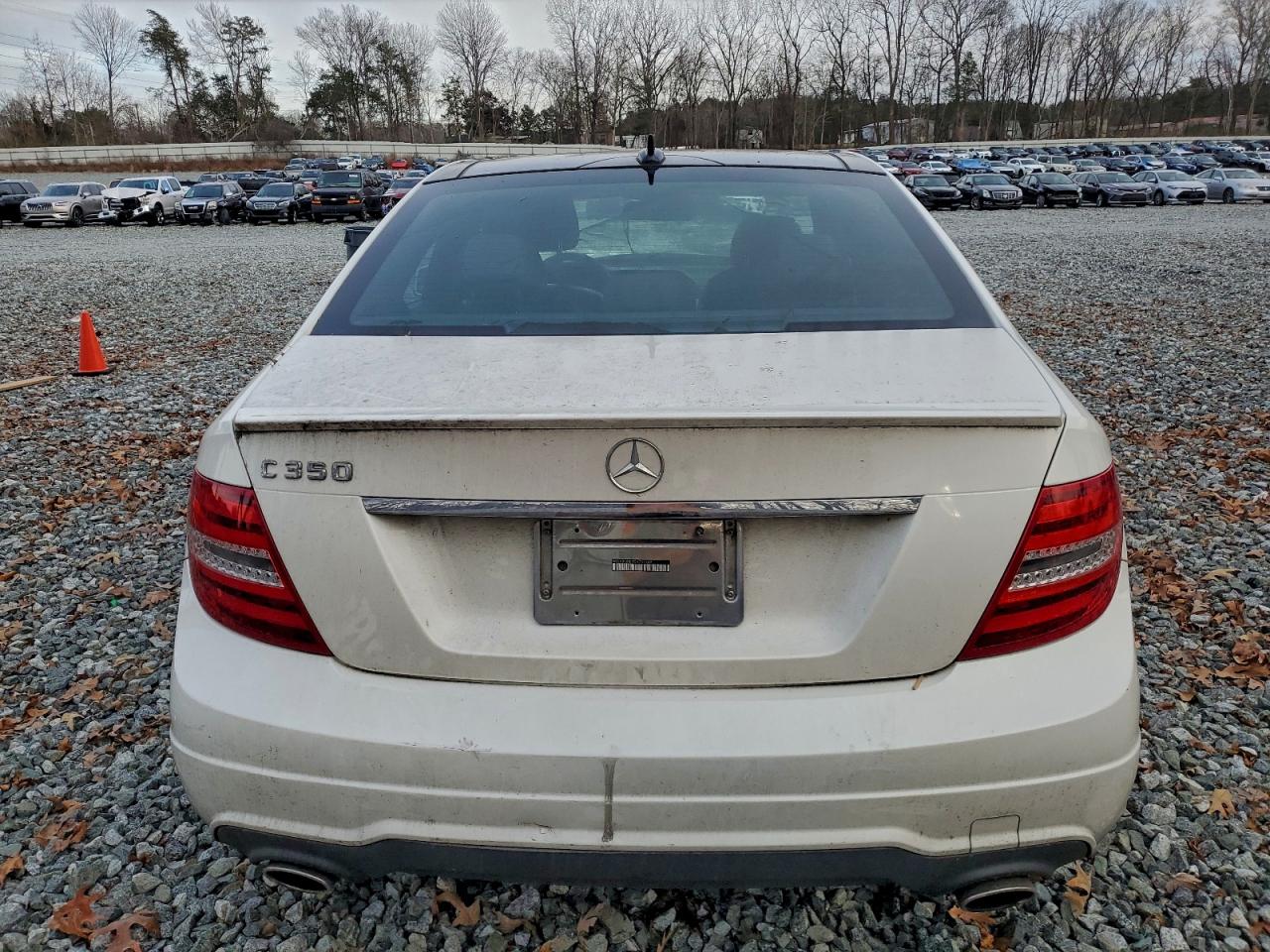 Mercedes-Benz C-Class 350 Image 5