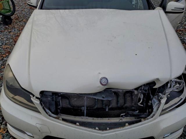 Mercedes-Benz C-Class 350 Image 10