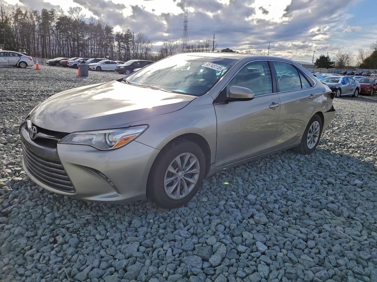 Toyota Camry Le Image 1