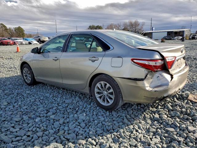 Toyota Camry Le Image 12