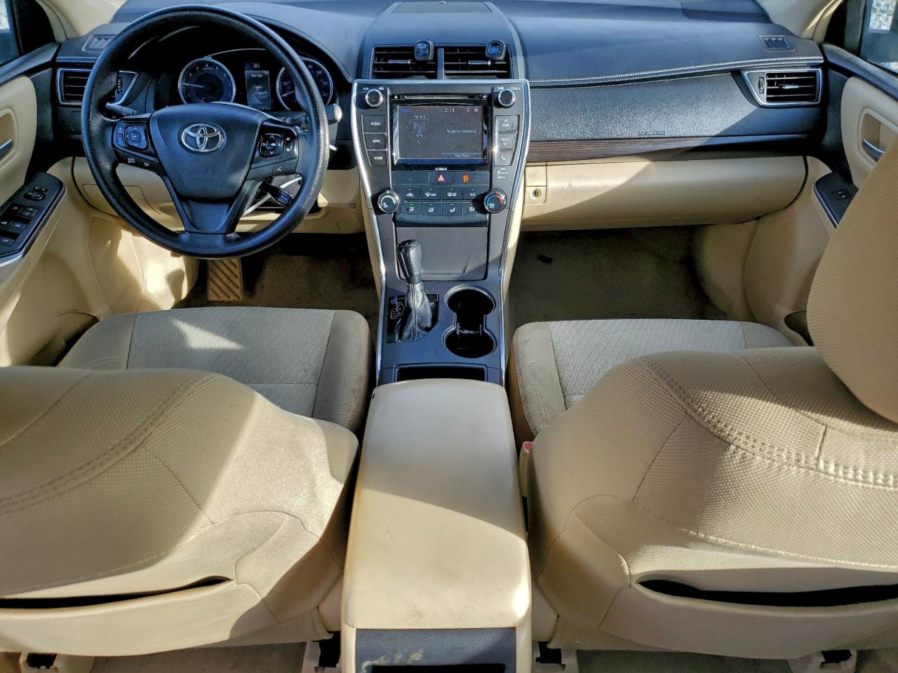 Toyota Camry Le Image 11