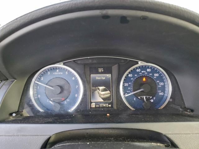 Toyota Camry Le Image 4