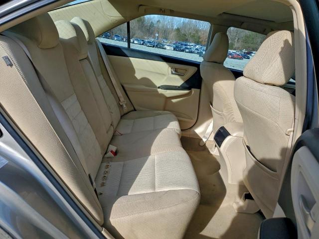 Toyota Camry Le Image 3