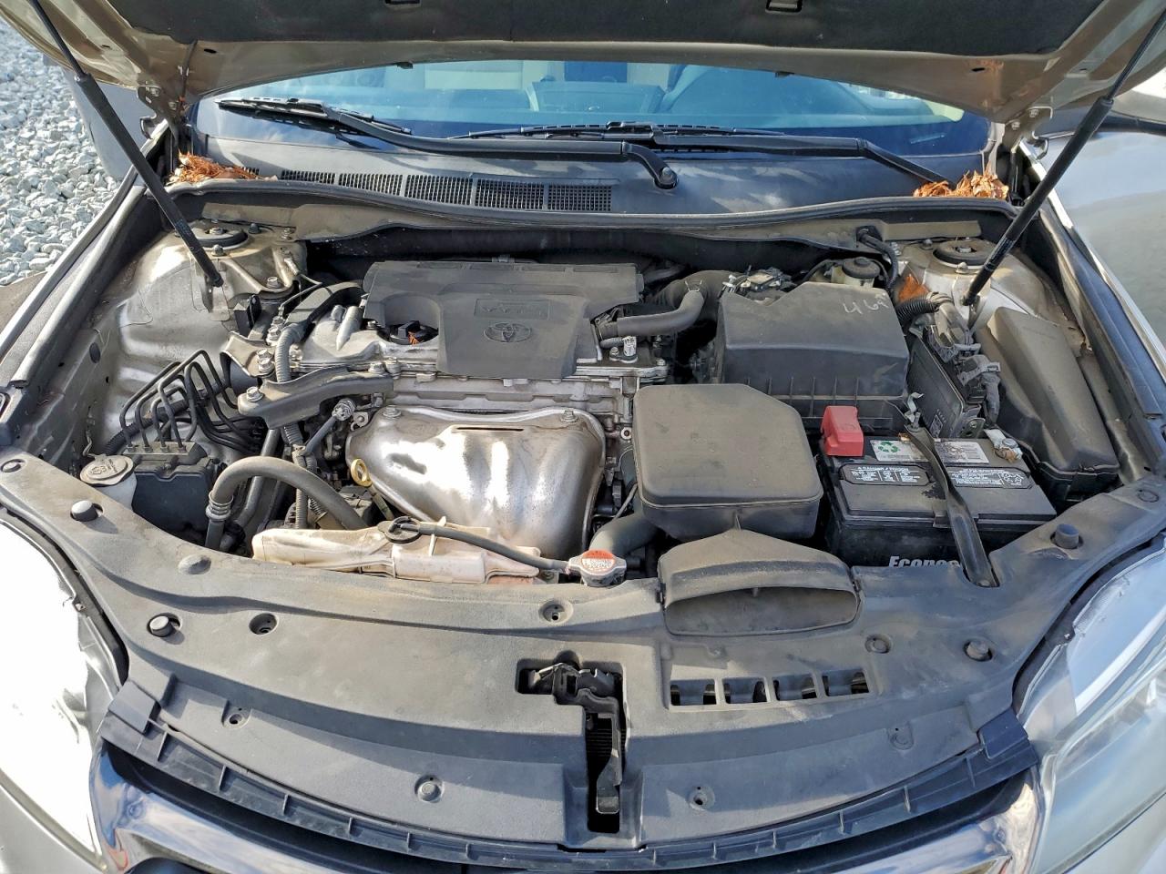 Toyota Camry Le Image 7