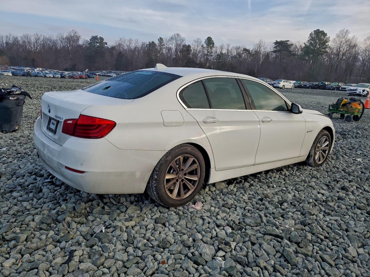 BMW 5 Series I Image 12