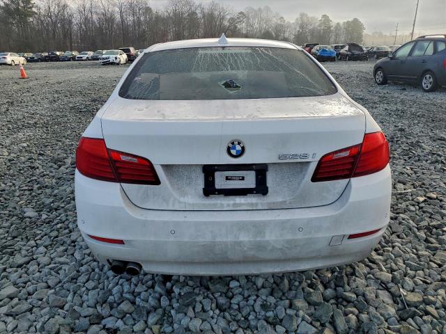 BMW 5 Series I Image 4