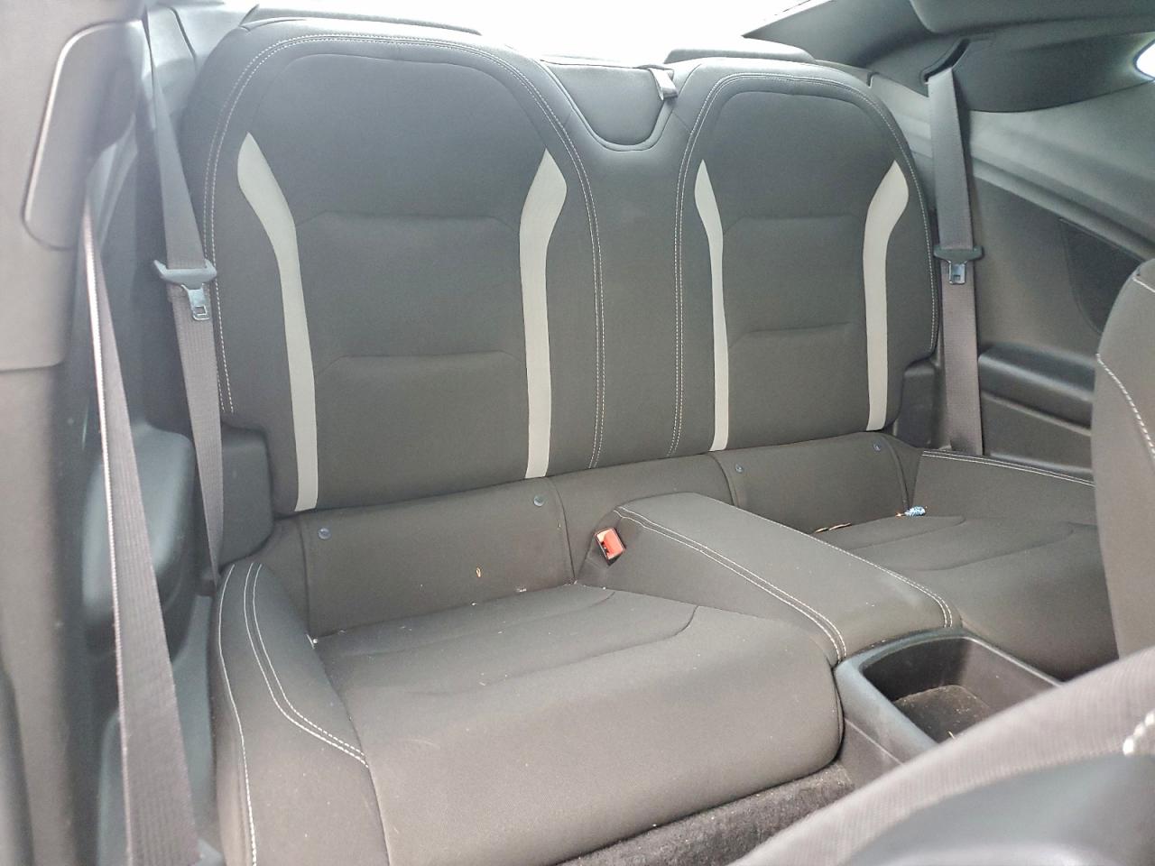 Chevrolet Camaro Ls Image 4