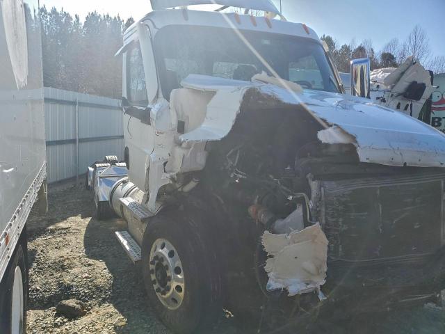  Salvage Freightliner Cascadia 1